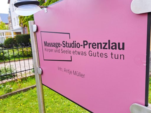Firmenschild Massage-Studio-Prenzlau