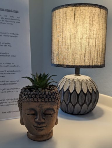 Buddha-Kopf mit Lampe